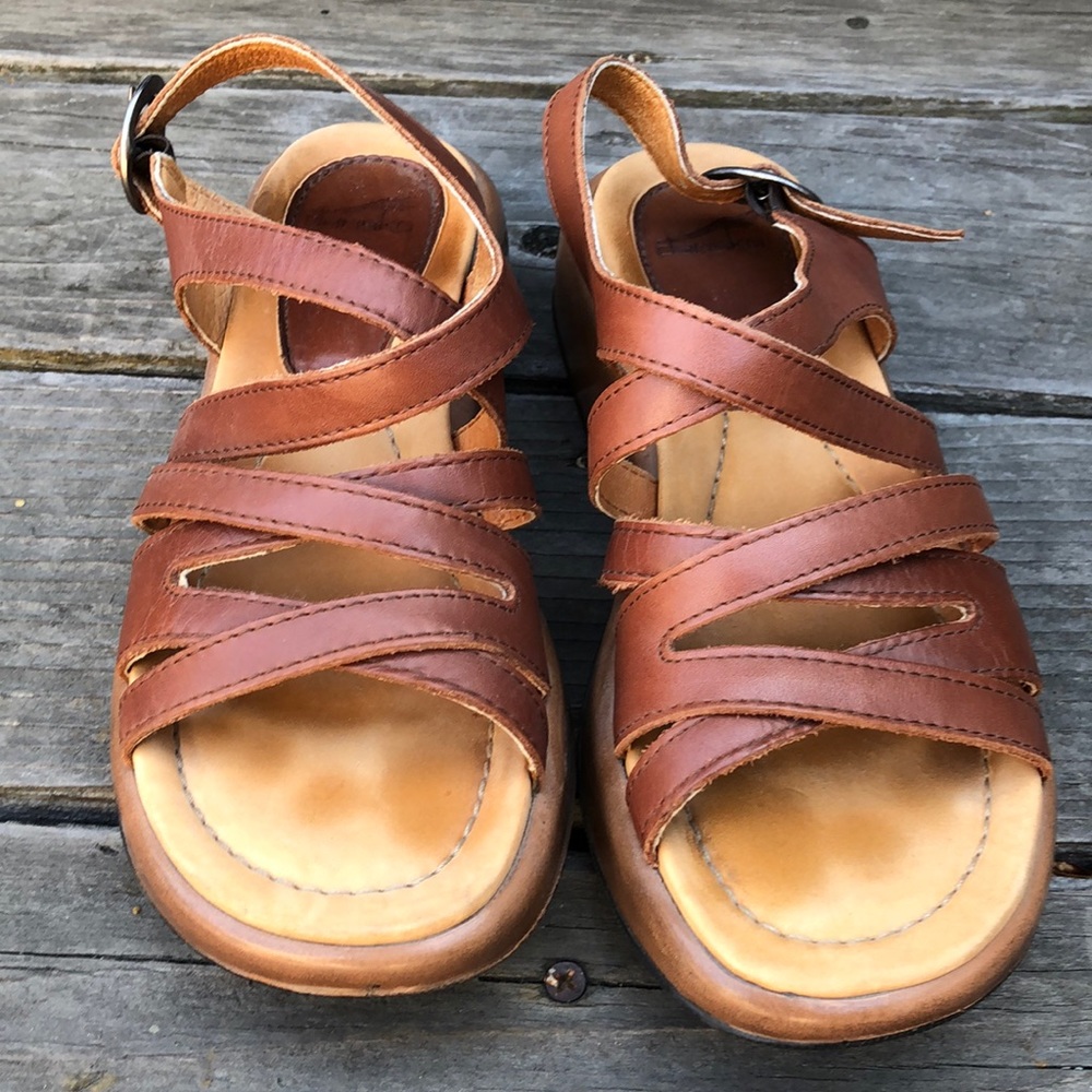 Dansko Lolita sandals. Tan, size 37, GUC.